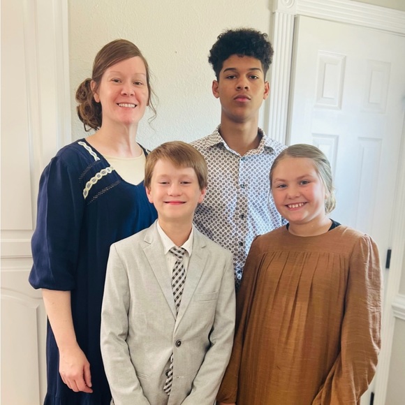 Meet your Posher, Valerie - Picture 2 of 4